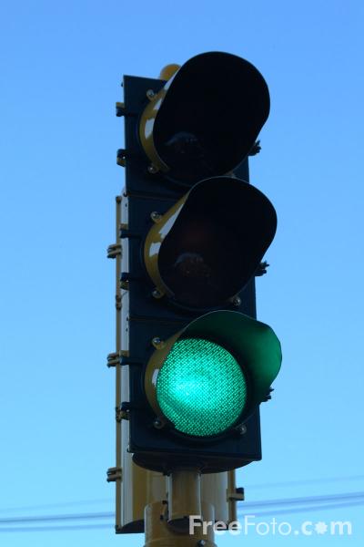 21_33_66-green-traffic-lights_web.jpg